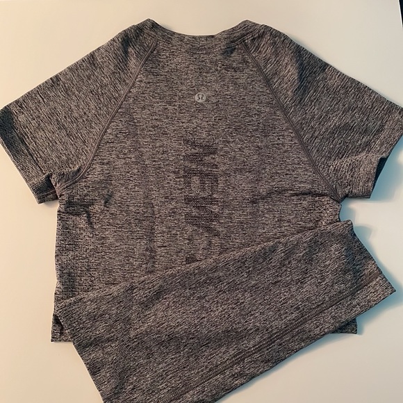 Lululemon Swiftly Tech Short Sleeve 2.0 New York - Picture 5 of 7